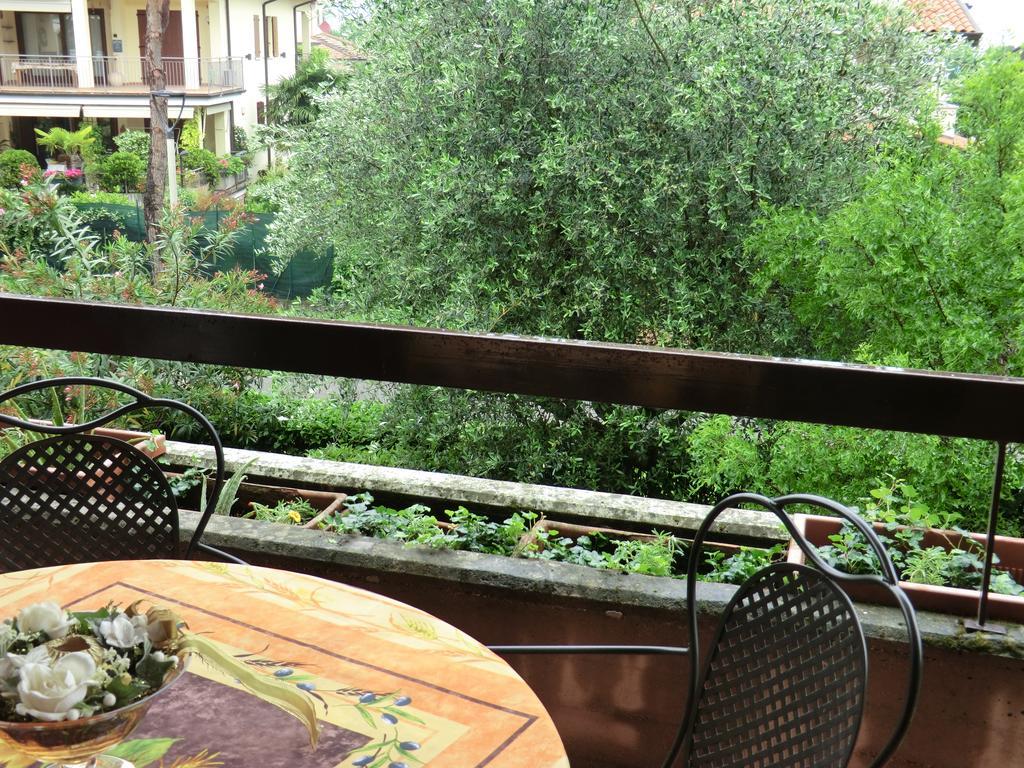 Doctor House Desenzano Apartment Desenzano del Garda Exterior photo